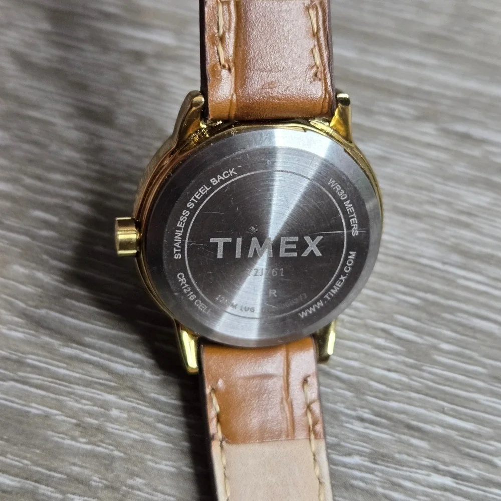 Timex Easy Reader T2J761 Women's Gold Tone Watch Date Indiglo Genuine Leather S7